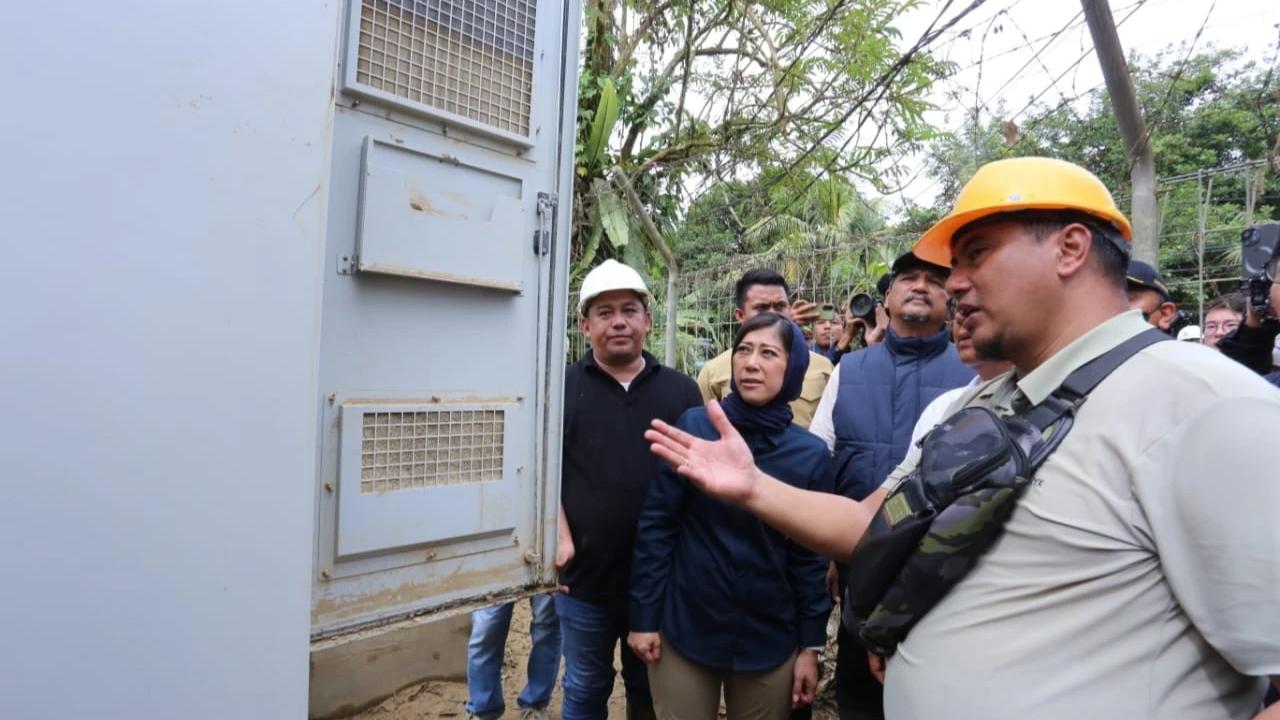 FOTO: Warga Aceh Tamiang Kembali Bisa Mengakses Komunikasi Pasca Banjir