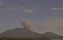 Gunung Raung 2 Kali Erupsi Pagi Ini, Tinggi Letusan Capai 1 Kilometer