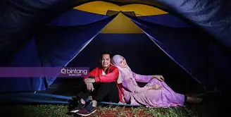 Tommy Kurniawan dan Lisya Nurrahmi masih canggung berpelukan meskipun telah menikah.