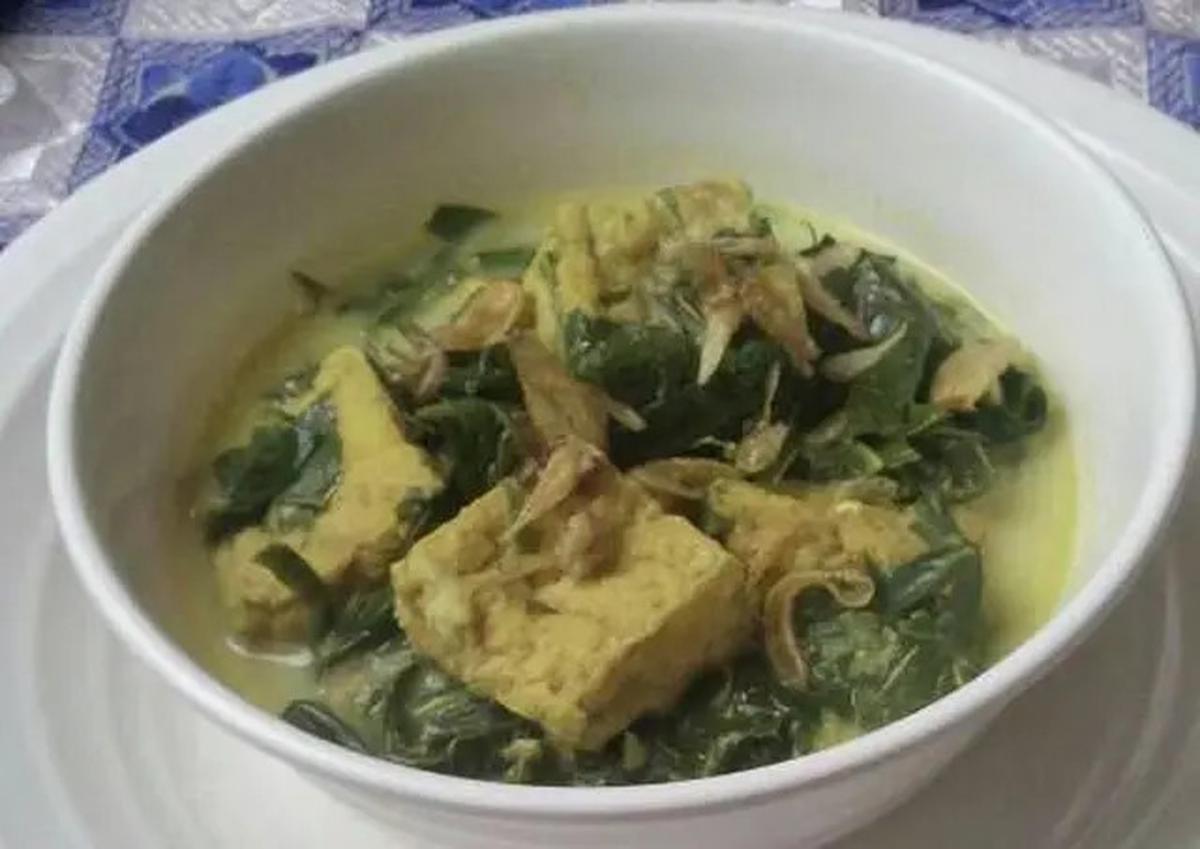 Cara Merebus Daun Singkong Agar Tetap Hijau Segar dan Empuk