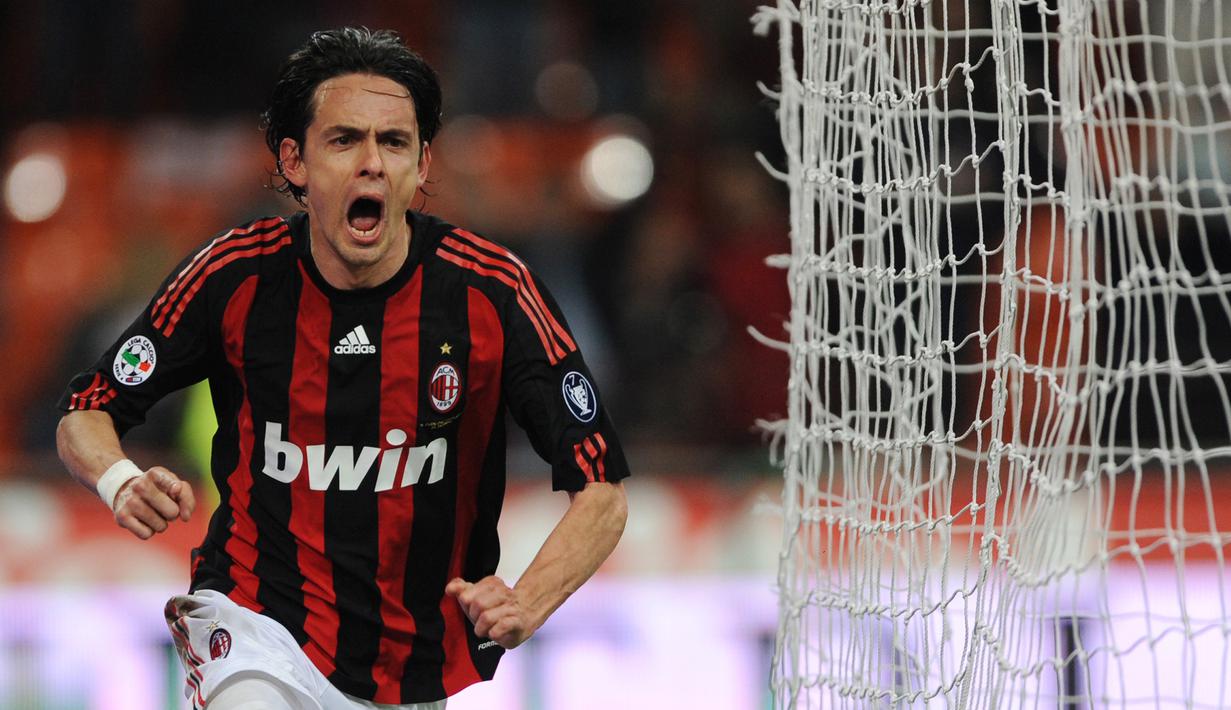 Filippo Inzaghi - Inzaghi menjadi pahlawan kemenangan Milan lewat dua golnya ke gawang Liverpool pada final Liga Champions 2007. Satu gol ikonik Inzaghi ke gawang Liverpool ketika ia mencetak gol lewat punggungnya. (AFP/Giuseppe Cacace)