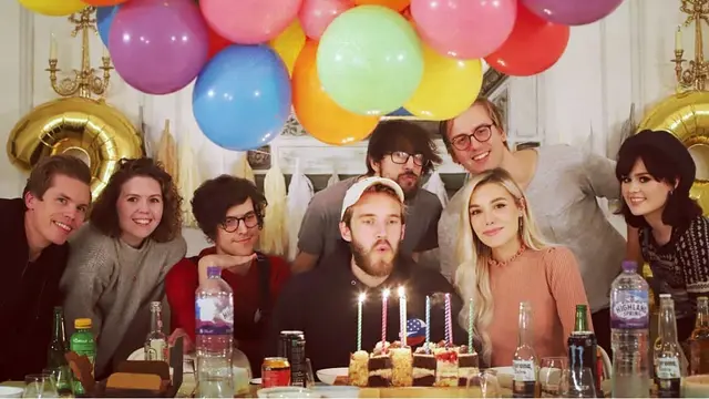 YouTuber Pewdiepie Menikah, Ini 7 Momen Kebersamaan Dengan Istri Setelah 8 Tahun Pacaran