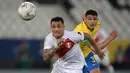 Peru dan Brasil bermain saling serang naumn sama-sama tak kunjung mengkonversi peluang hingga akhir babak kedua. Keunggulan Brasil 1-0 di babak pertama harus bertahan hingga peluit panjang akhir babak kedua dibunyikan. (AFP/Carl De Souza)