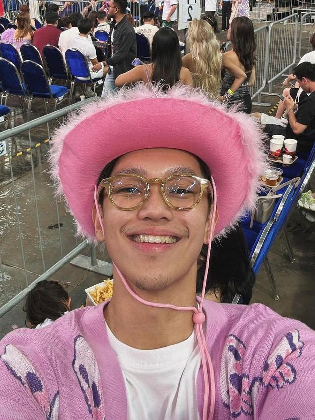 Potret Brandon Salim di konser Taylor Swift (Sumber: Instagram/@kuyentertainment)