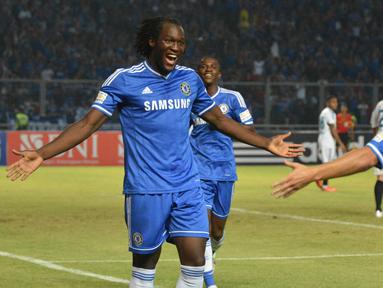 Romelu Lukaku saat masih bersama Chelsea ikut serta dalam rombongan The Blues pada laga melawan Indonesian All-Star di Stadion Gelora Bung Karno, Jakarta. Lukaku mencetak dua gol ke gawang Indonesia. (AFP/Bay Ismoyo)