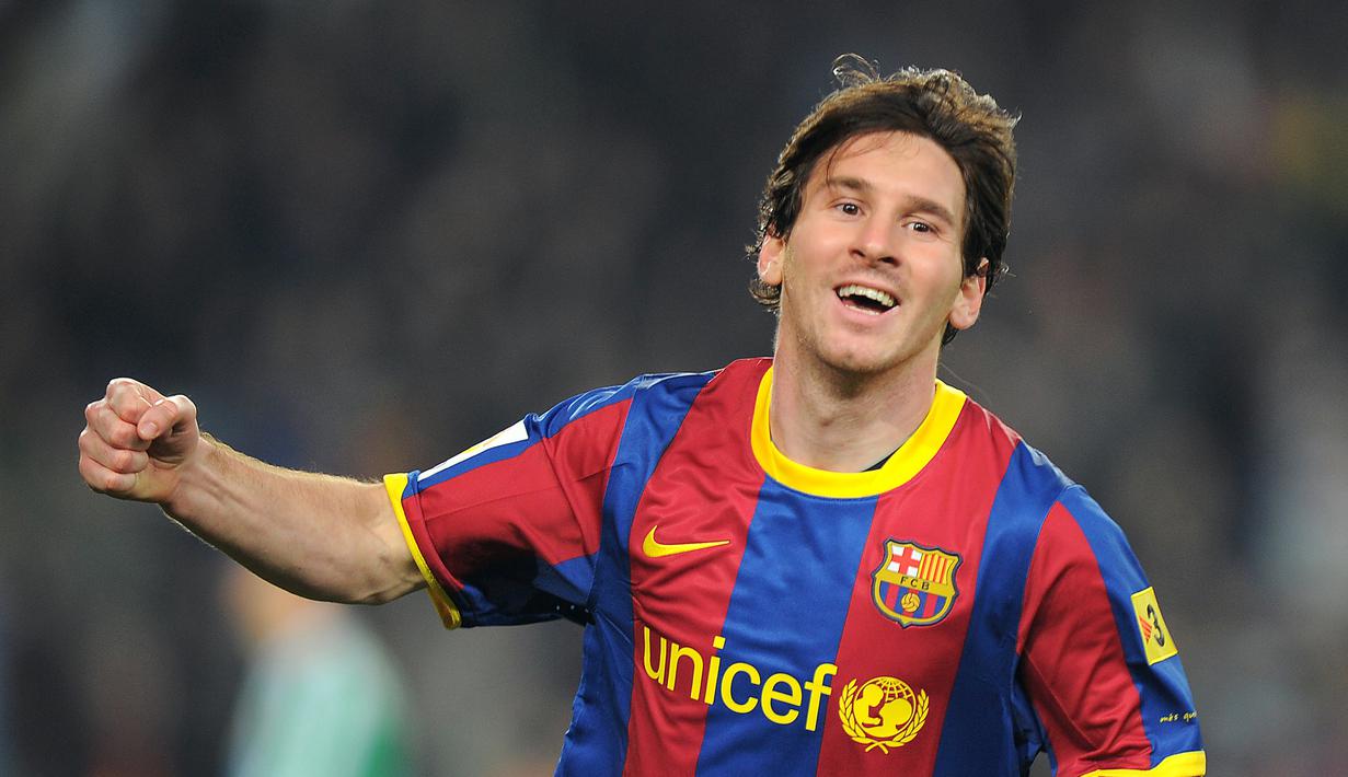 Lionel Messi saat merayakan gol ke gawang Real Betis pada pertandingan Copa del Rey pada 12 Januari 2011 di stadion Camp Nou, Barcelona. (AFP/Lluis Gene)