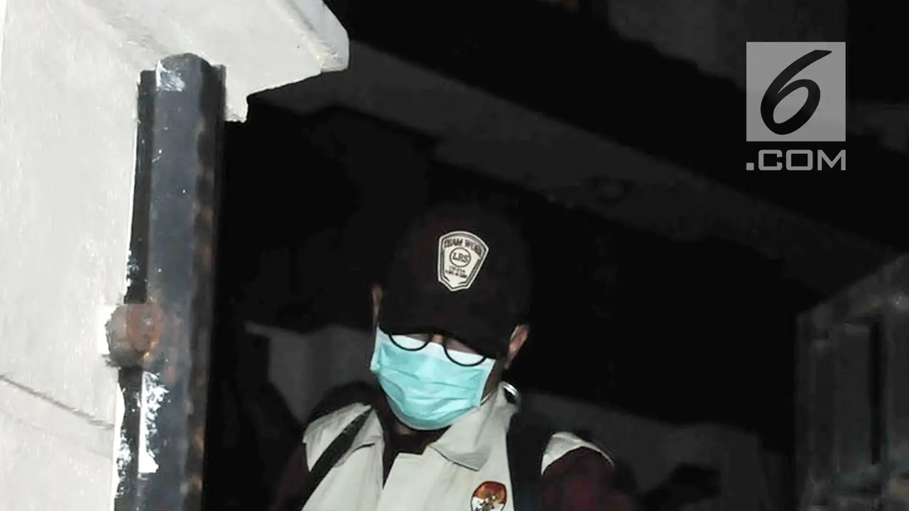 Tim Penyidik KPK Geledah Rumah Dirut PLN