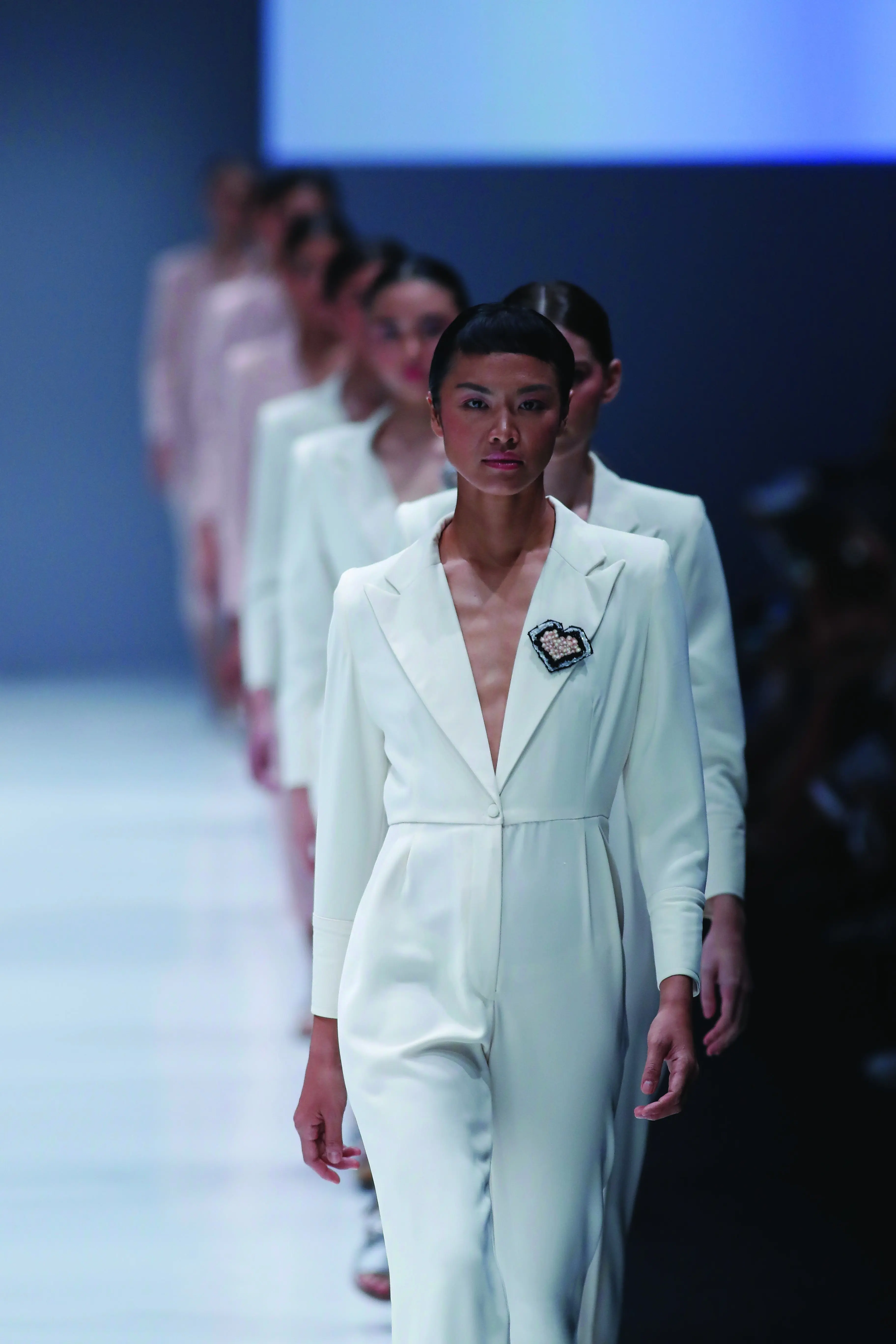 Empat keunikan yang dihadirkan oleh para desainer yang tergabung dalam Indonesia Fashion Forward berikut ini. (Foto: Feminagroup)