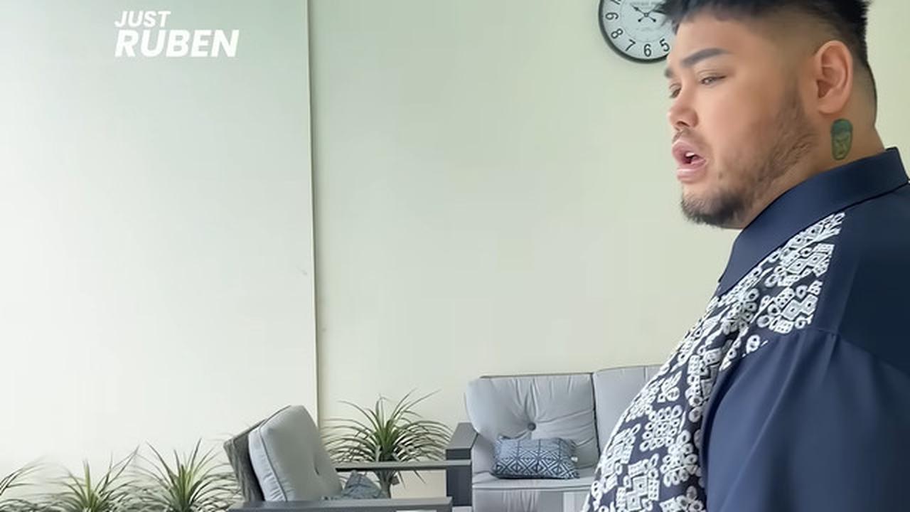 Model Taman di Rumah Ruben Onsu, Asri dengan Kolam Renang Biru