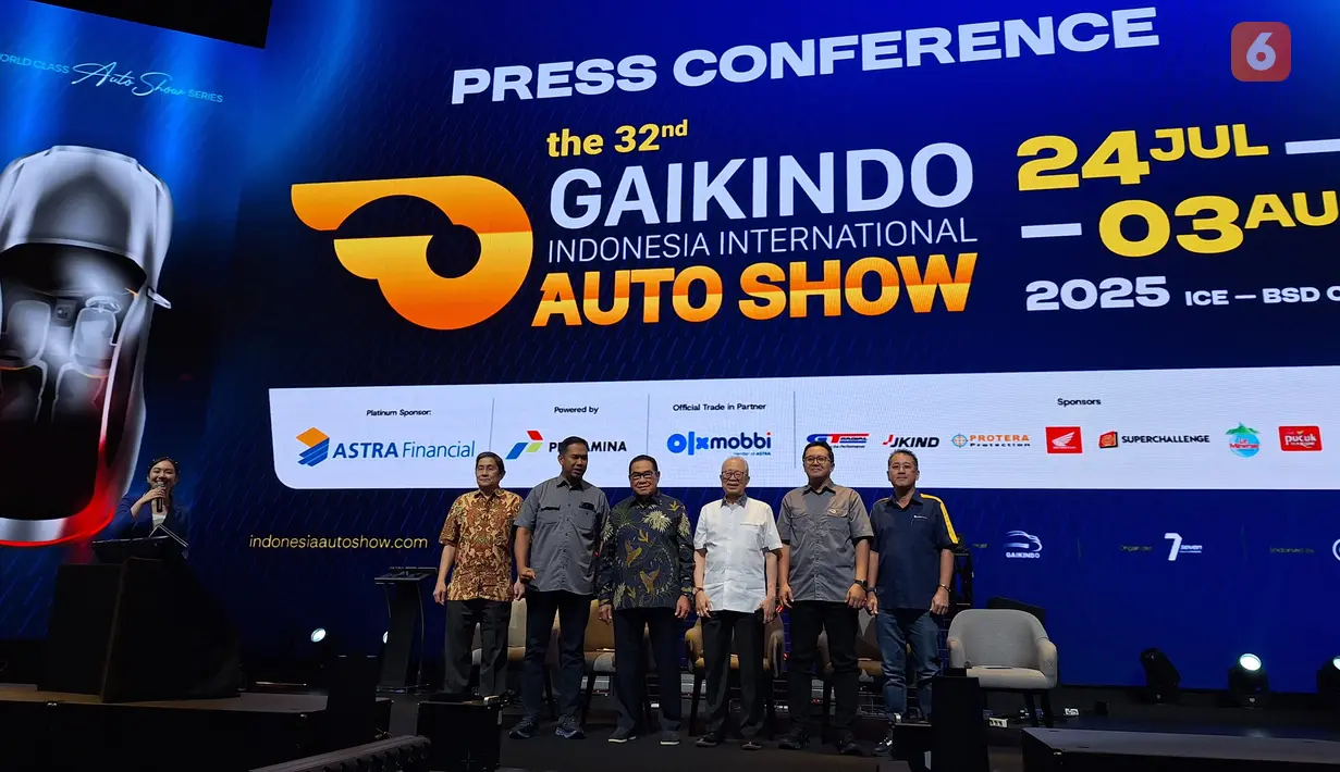 Gaikindo Indonesia International Auto Show (GIIAS) 2025 digelar pada 24 Juli hingga 3 Agustus 2025. Pameran otomotif terbesar di Indonesia yang berlangsung di ICE BSD, Tangerang, ini akan menghadirkan mobil-mobil yang baru diluncurkan. (Liputan6.com/Arief Aszhari)