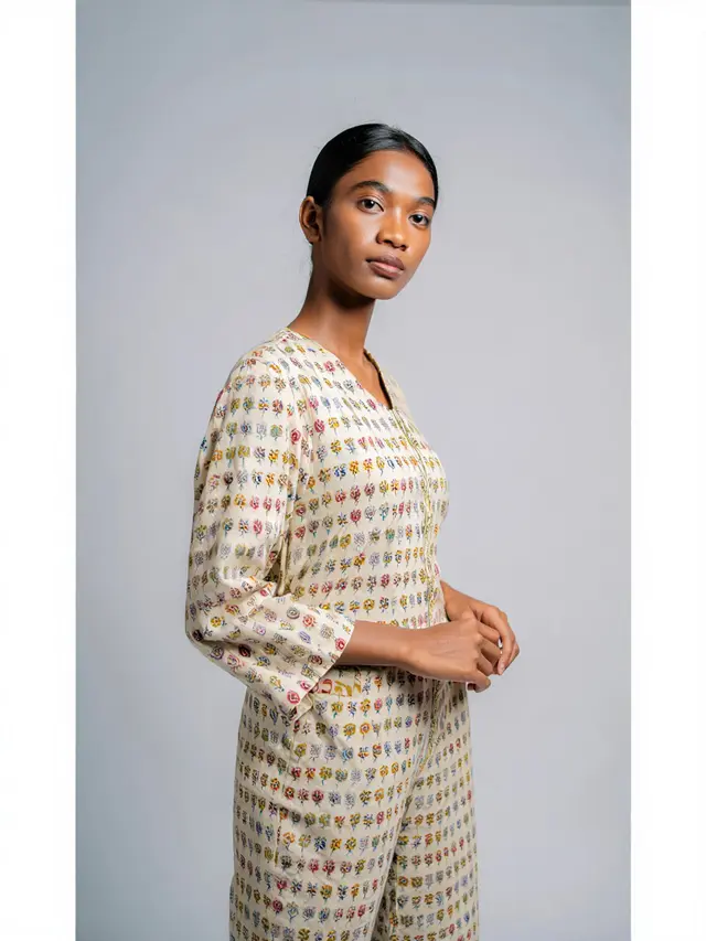 Dress Batik Jumpsuit Motif Kontemporer