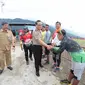 Wakapolri Komjen Syafruddin mengunjungi sejumlah atlet paralayang yang tengah berlatih di kawasan Puncak, Cisarua, Bogor, (dok. Polres Bogor)