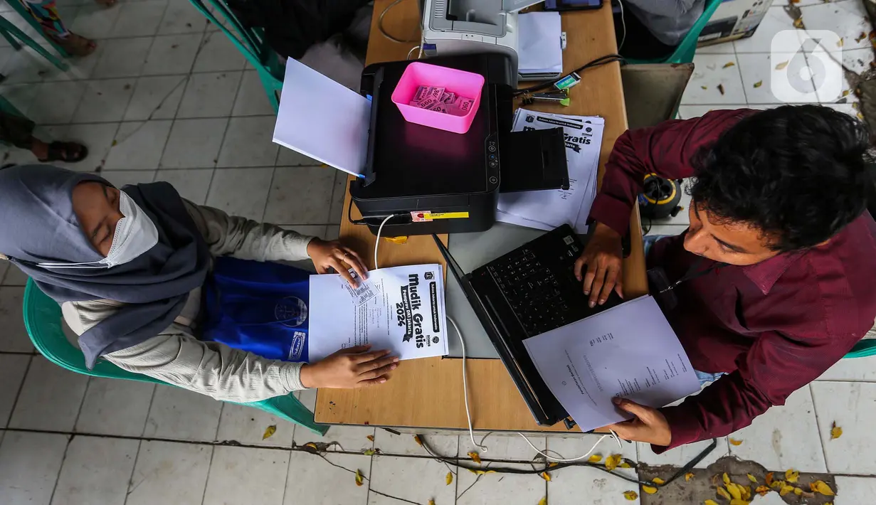 Dishub Pemprov DKI Jakarta juga menyediakan 13 unit truk untuk mudik lebaran 2024. (Liputan6.com/Angga Yuniar)