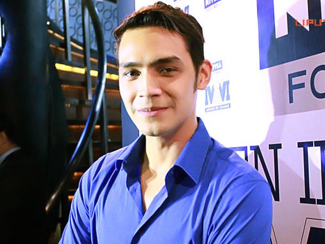 Ayah Asmirandah Dampingi Jonas Rivanno Saat Pindah Agama Showbiz Liputan6 Com