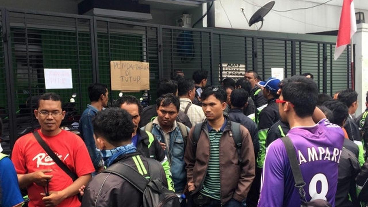 Ratusan pengojek geruduk kantor GrabBike tuntut kejelasan gaji