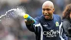 Kegembiraan El Hadji Diouf seusai kemenangan Blackburn Rovers atas Burnley dalam lanjutan EPL yang digelar di Ewood Park, 18 Oktober 2009. Rovers unggul 3-2. AFP PHOTO/ANDREW YATES