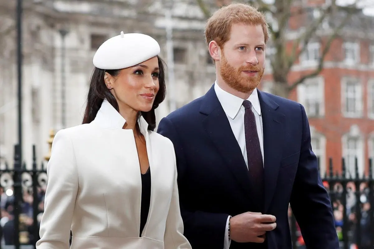 [Bintang] Pangeran Harry - Meghan Markle