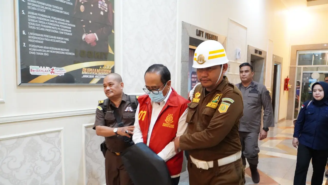 Kepala Seksi Penerangan Hukum Kejati Sumsel Vanny Yulia Eka Sari menyampaikan, tersangka adalah BHW selaku Direktur Utama (Dirut) PT Perentjana Djaja.