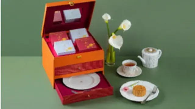 Ceriakan musim gugur dengan mooncake