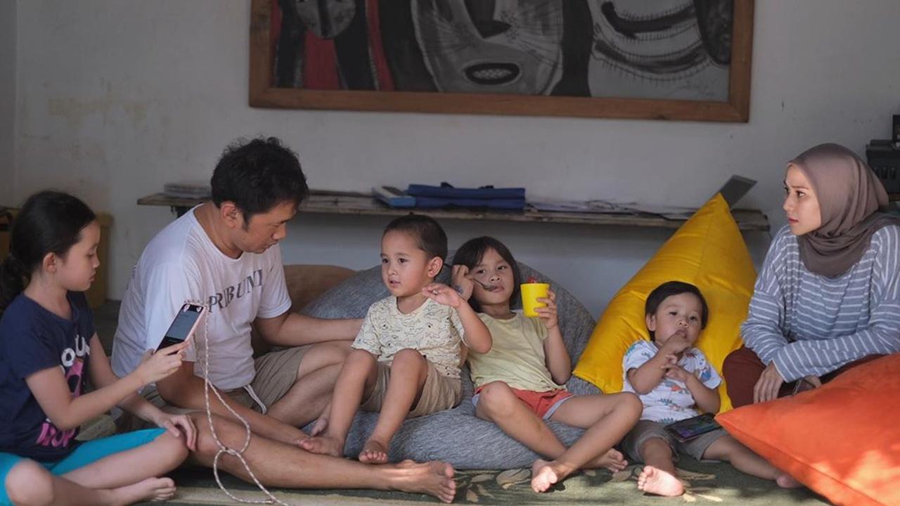 Zaskia Adya Mecca dan Hanung Bramantyo