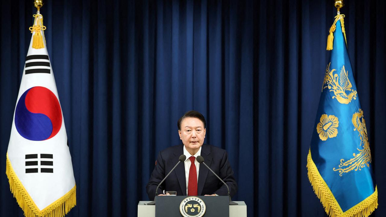 Demonstrasi Warga Menuntut Presiden Yoon  Mencabut Darurat Militer di Korsel