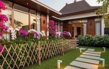 Percantik Halaman Rumah dengan 8 Inspirasi Pagar Taman Bunga