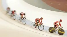 Sejumlah atlet balap sepeda saat menggelar latihan di Jakarta Internasional Velodrome, Jakarta, Selasa (31/7/2018). Menpora berharap para atlet dapat berprestasi di Asian Games 2018. (Bola.com/M Iqbal Ichsan)