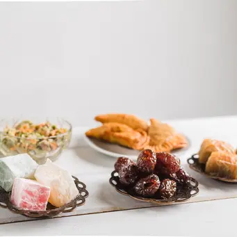 Sugar crash atau hipoglikemia reaktif terjadi saat tubuh menerima lonjakan gula berlebih setelah seharian berpuasa.  [Dok/freepik.com].