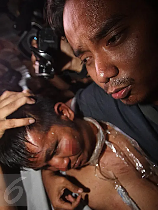 Penangkapan R dan komplotannya merupakan gabungan dari jajaran Polda Metro Jaya, Polres Metro Jakarta Timur dan Polresta Depok, Rabu (28/12/2016). (Liputan6.com/Herman Zakharia)