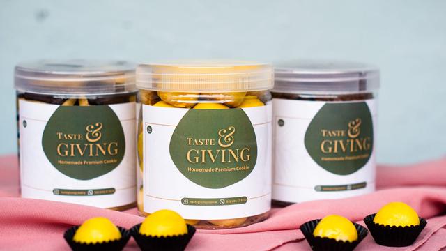 Taste & Giving Cookie.