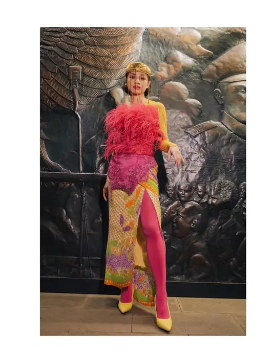 <p>Penampilan Andien Aisyah ala ondel-ondel from head to toe. (Foto: Instgaram/ andienaisyah)</p>