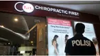  Polisi terus menelusuri keberadaan dokter ‎Randall Cafferty yang menjadi terapis chiropractic Allya Siska Nadya pada Agustus 2015. Dokter Randall Diduga menjadi penyebab meninggalnya Allya Siska Nadya. Polri menggandeng Federal Bureau of International (F