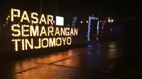 Pasar Semarangan Tinjomoyo adalah pasar digital di hutan kota Semarang yang buka hingga malam hari. (foto: Liputan6.com/edhie prayitno ige)
