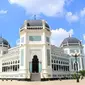 Masjid Raya Al-Mashun&nbsp;dibangun di masa kejayaan Kesultanan Deli. (Dok: Instagram jwmarriot medan)