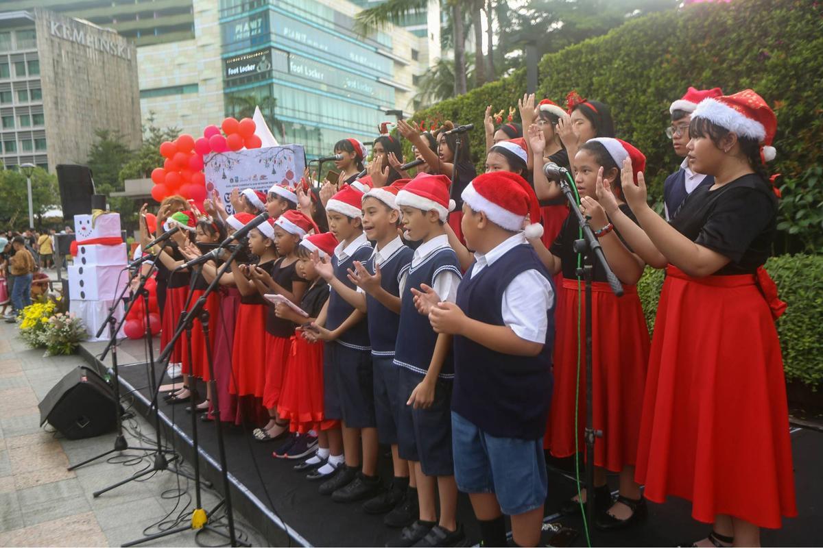 Semarak Christmas Carol Sambut Perayaan Natal di Jakarta