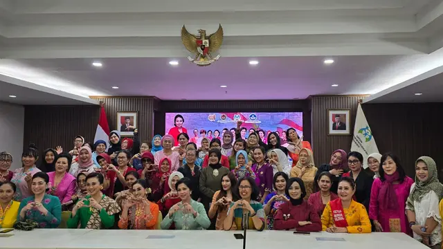 Tim Nasional Kebaya Indonesia bekerja sama dengan Kemenko PMK, KPPPA,  Kemendikbudristek akan menggelar Parade Kebaya Nusantara dengan tema "Parade Kebaya Nusantara Ekspresi Ceria Aku dan Ibu", Jakarta (17/7/2024)
