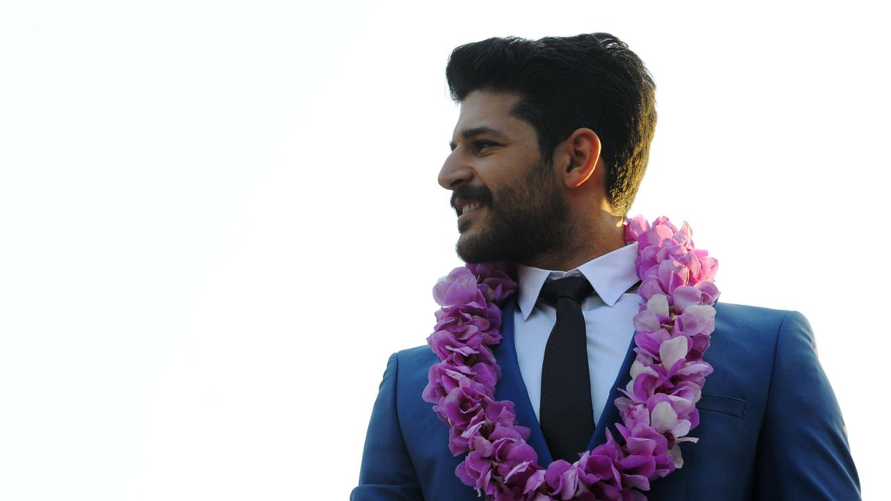  Emre Kivilcim dengan Jambang Seksi Buat Fans Makin Jatuh Hati