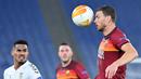 Edin Dzeko. Manchester United hampir mendapatkan Edin Dzeko pada Januari lalu. Sang pemain diketahui memiliki hubungan yang tidak harmonis dengan manajer tim AS Roma Paulo Fonseca. Diprediksi bakal mudah beradaptasi menggantikan Edinson Cavani. (AFP/Alberto Pizzoli)