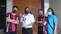 Wali Kota Makassar Danny Pomanto bersama Rahmat Erwin Abdullah dan kelaurganya (Liputan6.com)