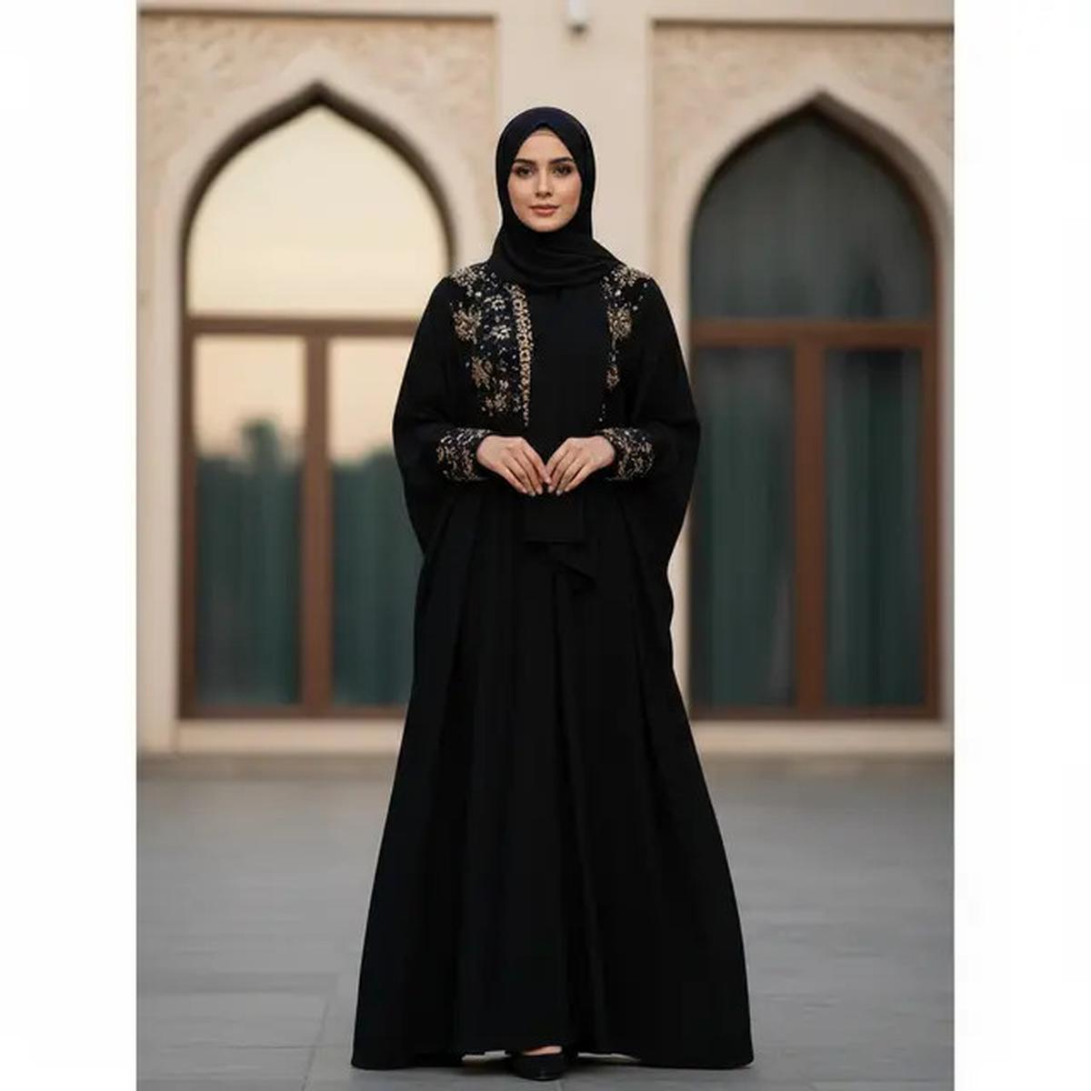 8 Model Gamis Abaya Hitam Terbaru, Fashion Simple yang Tampak Elegan