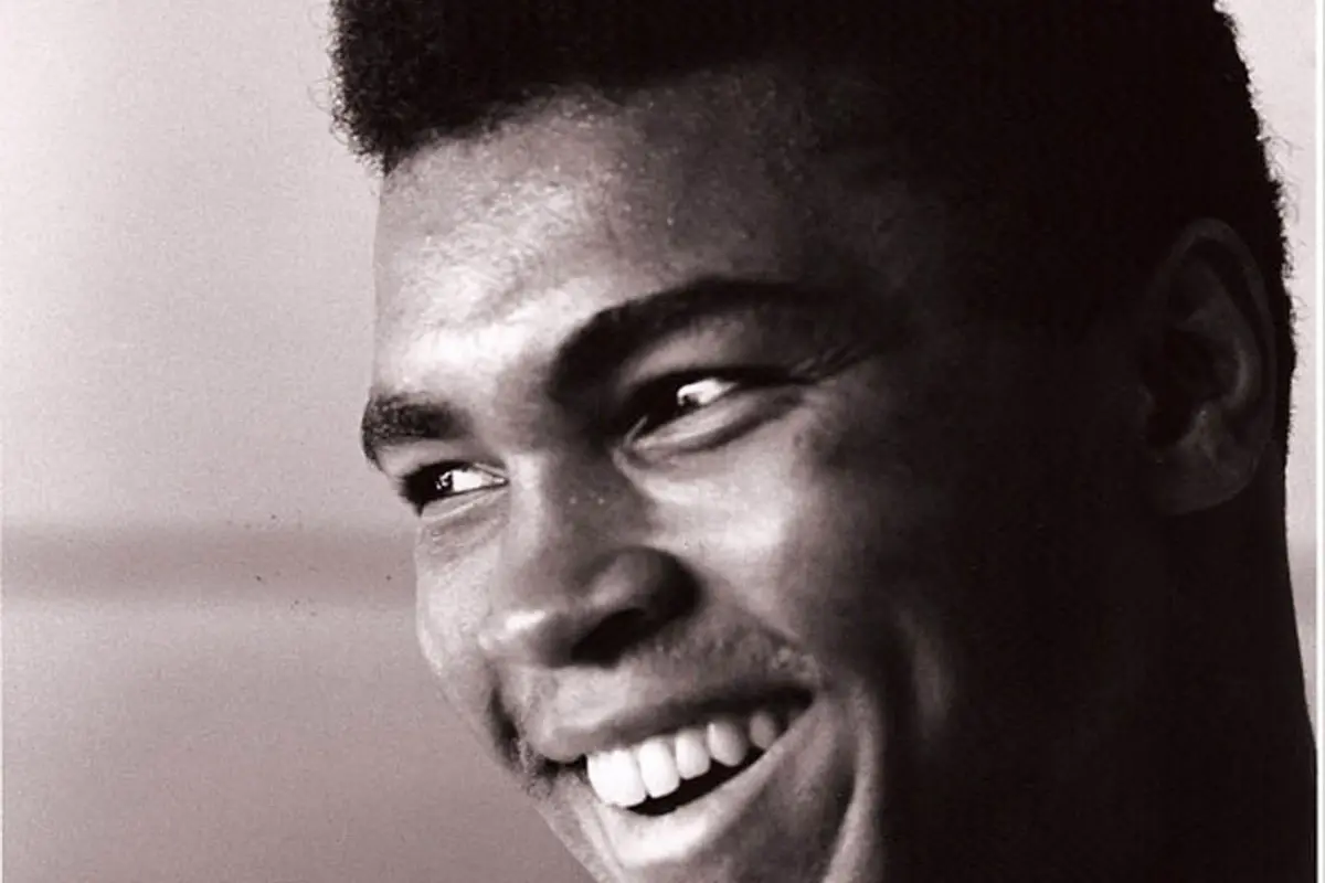 Cerita Muhammad Ali dan Senyuman Terakhir di Pemakaman 