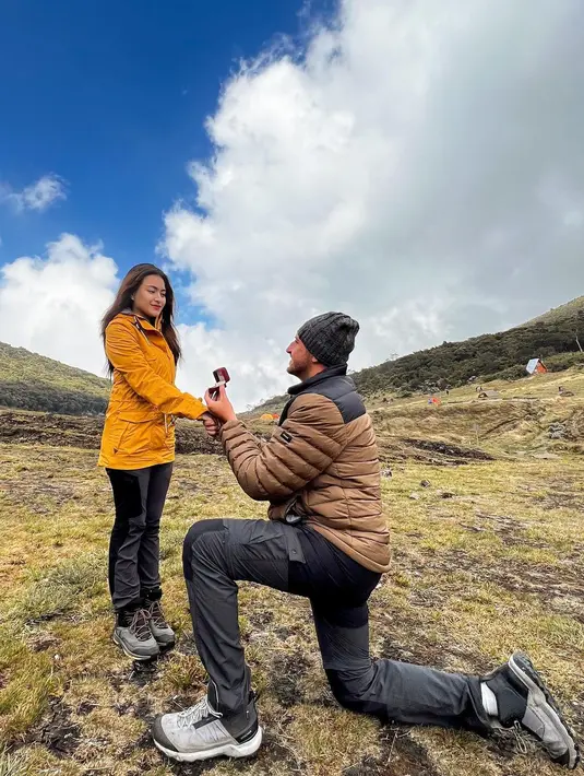 <p>[Instagram/natahalieholscher]</p>