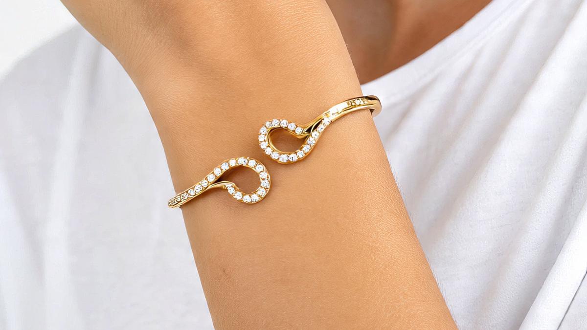 7 Model Gelang Emas Antimainstream untuk Ibu Muda, dari Ekor Kucing hingga Desain Geometris