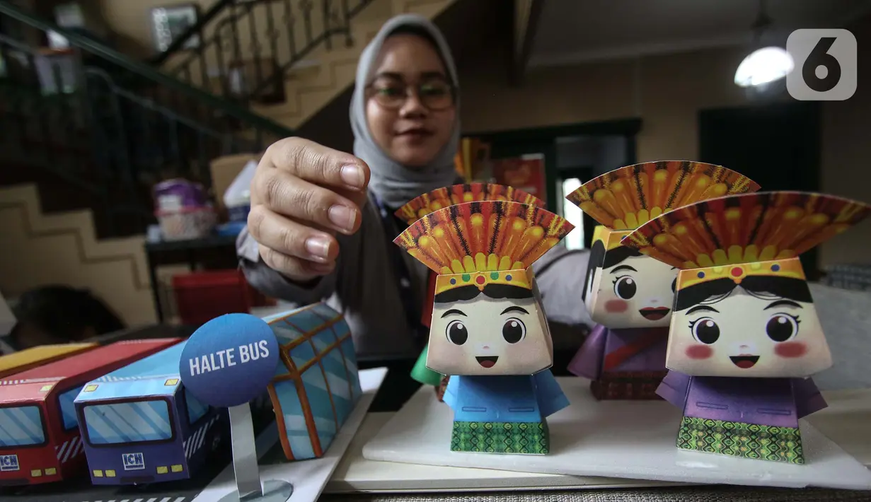 Model kertas berbagai model ini diminati berbagai kalangan mulai dari anak-anak hingga lansia. (Liputan6.com/Angga Yuniar)