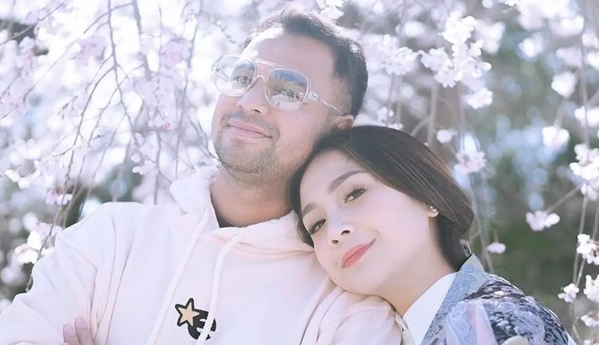 <p>Setelah beredar video yang jadi perbincangan tersebut, melalui akun instagramnya @raffinagita1717, membagikan beberapa potret kemesraannya selama liburan. [Instagram/raffinagita1717]</p>