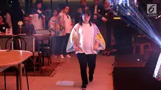 Anak-anak berbakat disabilitas membawakan karya seni pada perayaan 50 tahun Plan International Indonesia di Jakarta, Jumat (20/9/2019). Di momen itu juga diadakan lelang hasil kolaborasi seniman cilik Jaimee Maulana (12) bersama anak-anak dan kaum muda berbakat. (Liputan6.com/Fery Pradolo)