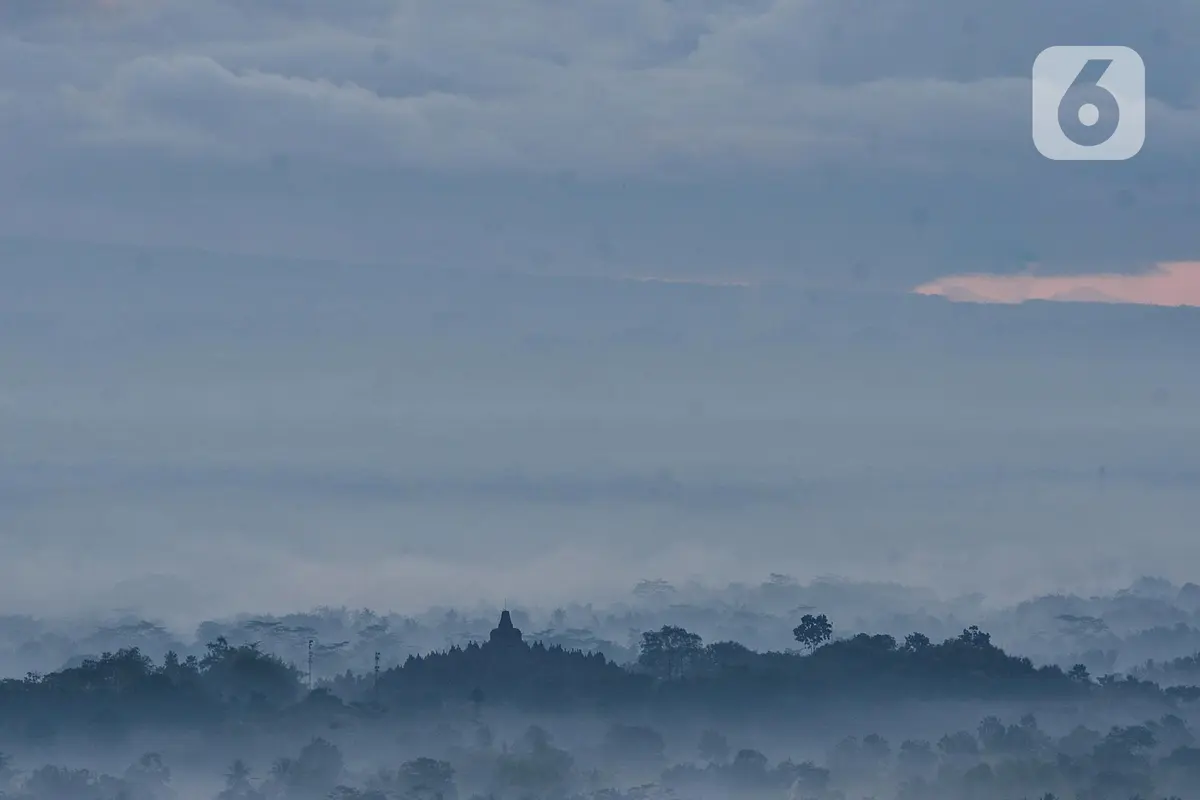 FOTO: Menikmati Keindahan Candi Borobudur saat Sunrise