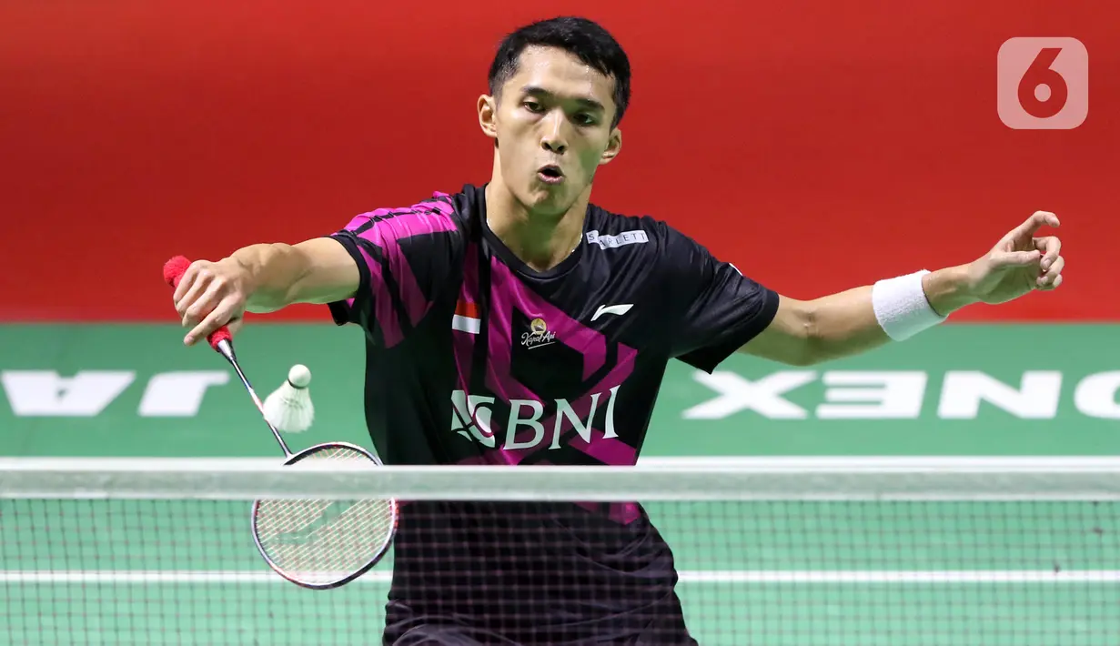 Jojo pertahankan skor dengan 16-10. Jojo terus  unggul 18-11, dan akhirnya menang 21-11. (Liputan6.com/Helmi Fithriansyah)