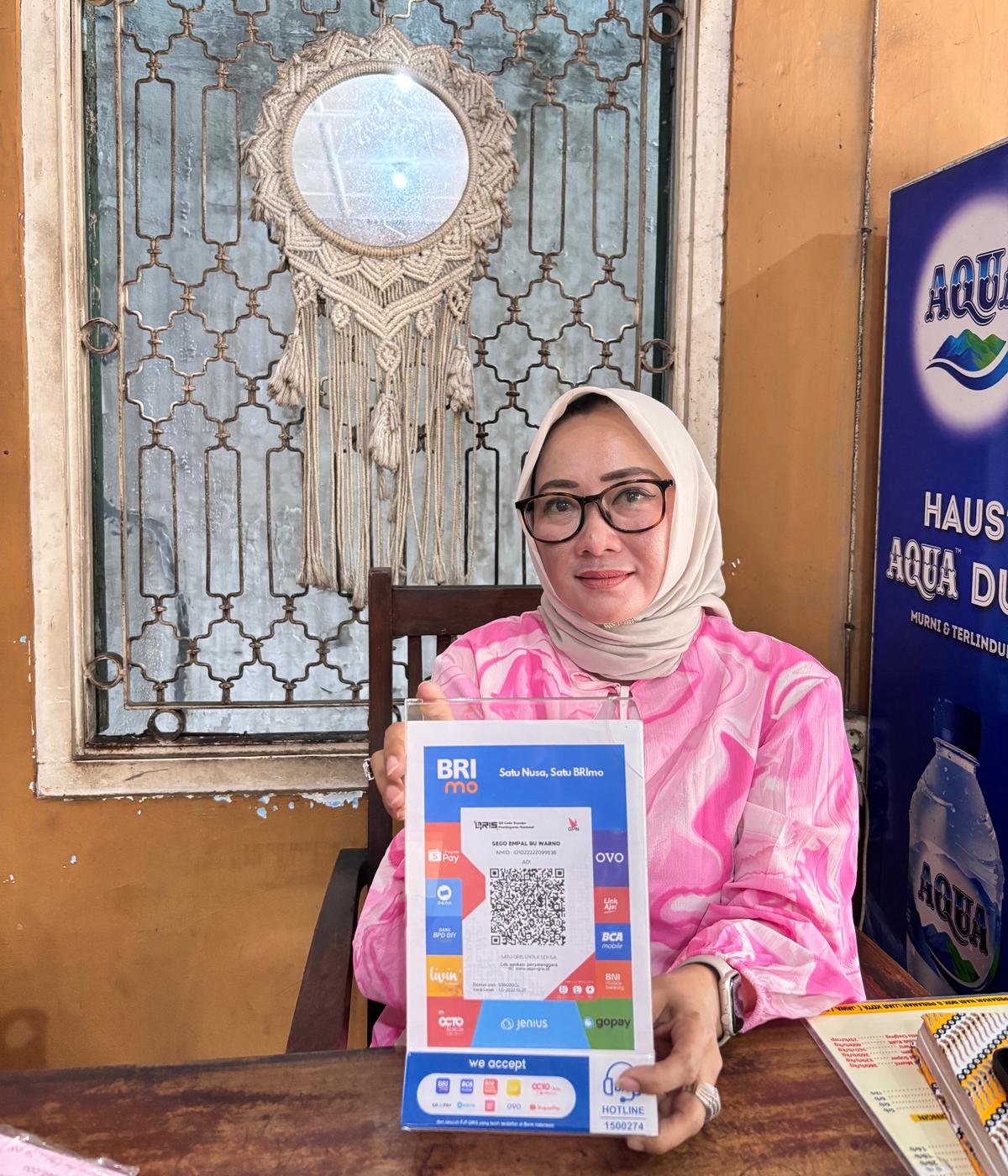 Penggunaan QRIS BRI di Warung Sego Empal Bu Warno