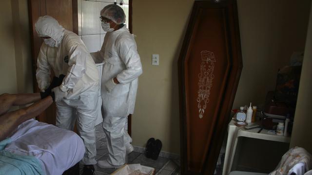 Korban COVID-19 Sampai Meninggal Di Rumah Meningkat di Brasil